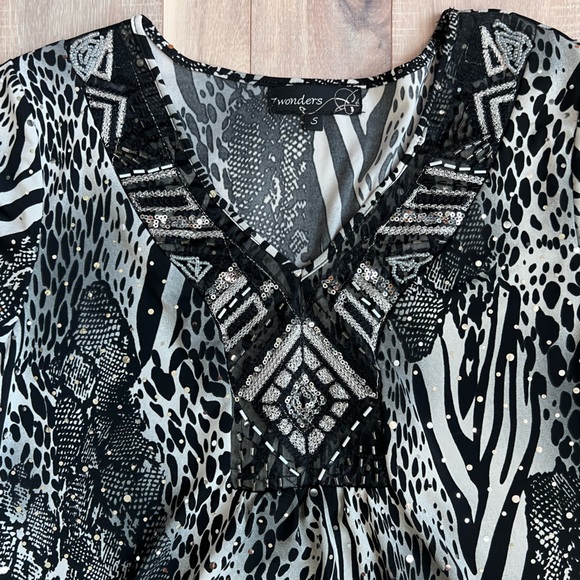 7 Wonders Women’s Blouse top with sequin black white and gray women’s small - Picture 3 of 9